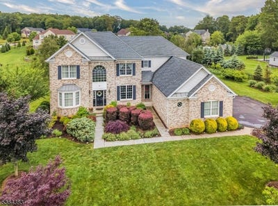 /international/us/28-sovereign-dr-mount-olive-twp-nj-110100381597/