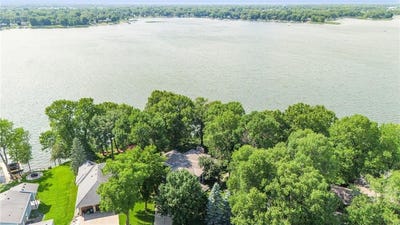 /international/us/14034-old-holt-court-chisago-lake-twp-mn-110100612764/