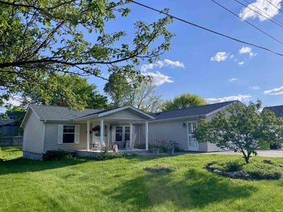 /international/us/539-phillip-street-huntington-in-110107960920/