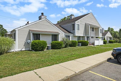 /international/us/3320-scots-pine-way-portage-mi-110101341811/?lang=en