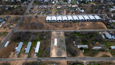/international/us/919-austin-st-kingsland-tx-110105222377/