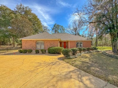 /international/us/214-riverview-drive-bainbridge-ga-110097602936/
