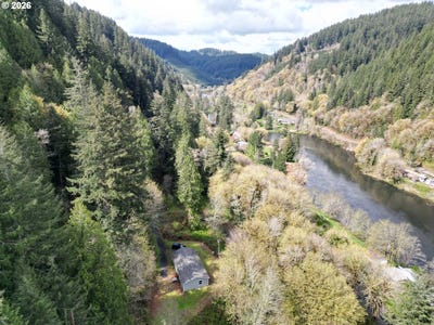 /international/us/11211-highway-36-mapleton-or-110106692110/