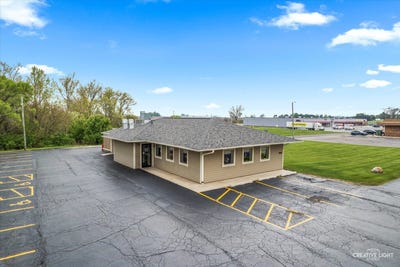 /international/us/220-indian-springs-drive-sandwich-il-110097787084/