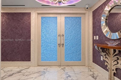 /international/us/17121-collins-ave-sunny-isles-beach-fl-110110362305/