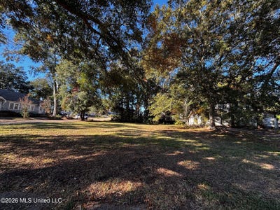 /international/us/n-front-street-mccomb-ms-110120913851/