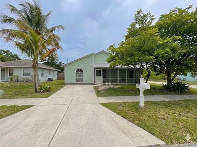 /international/us/5359-se-dell-street-stuart-fl-110107603833/