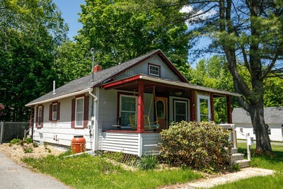 /international/us/50-hicks-road-augusta-me-110108437545/