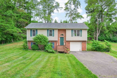 /international/us/1207-gladewood-drive-blacksburg-va-110108915136/