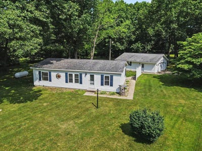 /international/us/14164-riverside-drive-constantine-mi-110109138260/