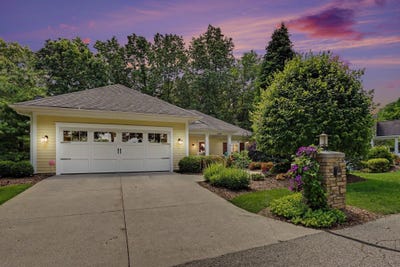 /international/us/4492-oak-arbor-drive-ne-grand-rapids-mi-110109026759/