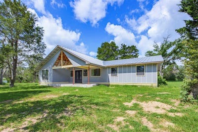 /international/us/1156-county-road-437-n-harwood-tx-110119486874/