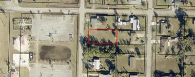 /international/us/403-montana-avenue-lynn-haven-fl-110120147307/