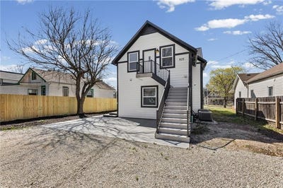 /international/us/825-s-main-street-ottawa-ks-110106801296/