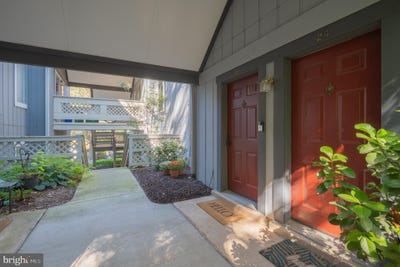 /international/us/22-windbrooke-circle-gaithersburg-md-110119964574/