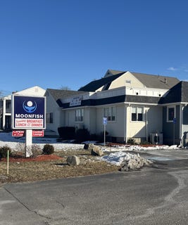 /international/us/369-main-street-west-dennis-ma-110105391171/