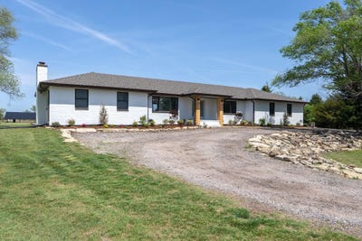 /international/us/13418-sw-200th-st-rose-hill-ks-110098980419/