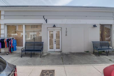 /international/us/126-main-street-bay-saint-louis-ms-110107656868/