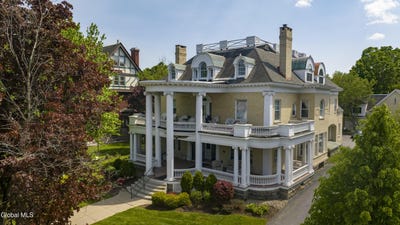 /international/us/48-union-ave-saratoga-springs-ny-110105531318/