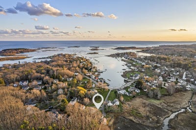 /international/us/22-pier-road-kennebunkport-me-110100446707/