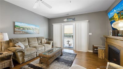 /international/us/138-oak-harbor-drive-camdenton-mo-110100468934/