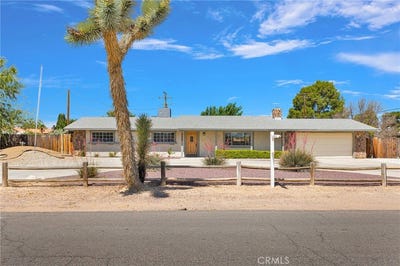 /international/us/14204-crow-road-apple-valley-ca-110108488895/