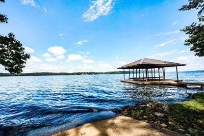 /international/us/215-lake-bend-shores-dr-florence-al-110108937585/