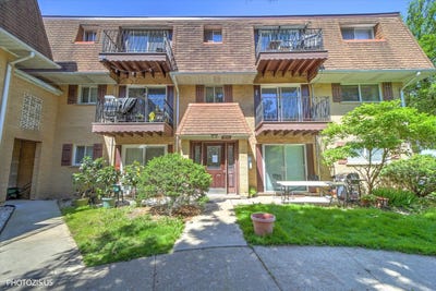 /international/us/8559-w-rascher-avenue-chicago-il-110108533118/