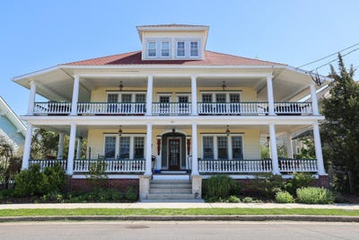 /international/us/109-e-aster-road-wildwood-crest-nj-110107873086/