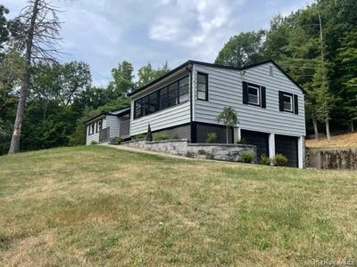 /international/us/126-roselawn-road-highland-mills-ny-110108749649/