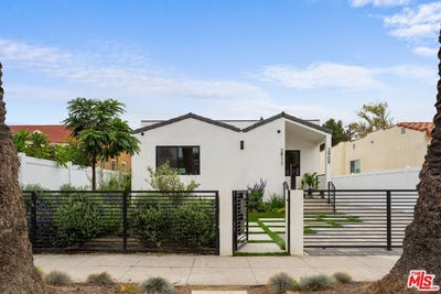 /international/us/2911-s-rimpau-blvd-los-angeles-ca-110102661366/
