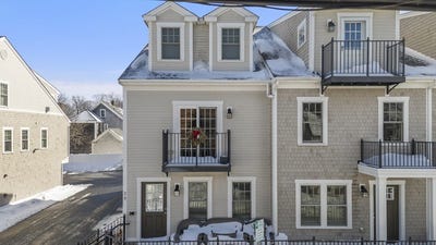 /international/us/23-howland-st-plymouth-ma-110106366300/