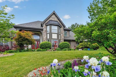 /international/us/4473-shooting-star-avenue-middleton-wi-110106933381/