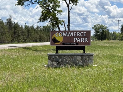 /international/us/5605-commerce-boulevard-indian-river-mi-110108987212/