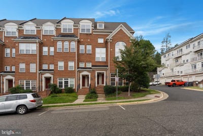 /international/us/9606-wigfall-way-manassas-park-va-110120454287/
