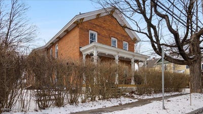 /international/us/154-washington-street-saratoga-springs-ny-110119393399/