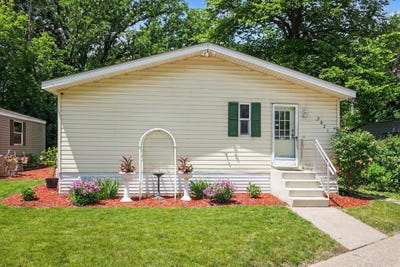 /international/us/5021-wellington-avenue-mounds-view-mn-110108902881/