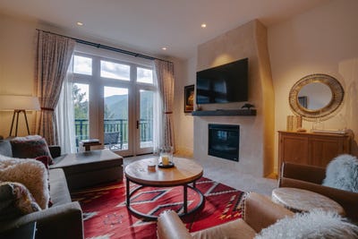 /international/us/116-sutton-place-taos-ski-valley-nm-110100091088/