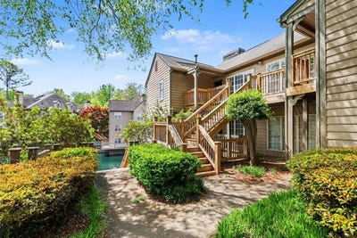 /international/us/702-mill-pond-drive-se-smyrna-ga-110107343674/