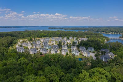 /international/us/107-waterway-court-13c-lexington-sc-110099907936/