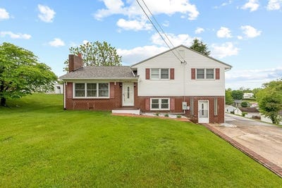 /international/us/1045-fisher-road-wytheville-va-110099478277/