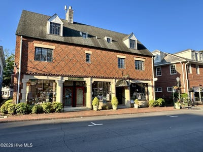 /international/us/95-market-square-pinehurst-nc-110106058899/