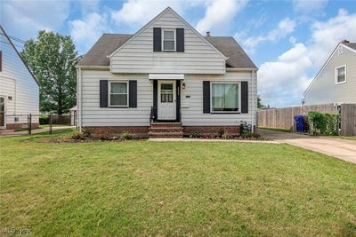 /international/us/16021-pike-boulevard-brook-park-oh-110100266897/