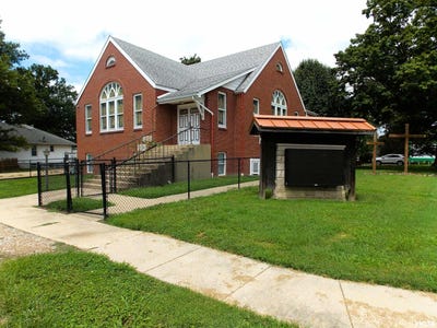 /international/us/101-w-hardin-street-centralia-il-110093794521/