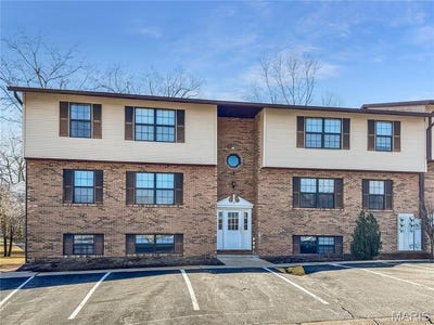 /international/us/21-village-west-court-washington-mo-110105752839/