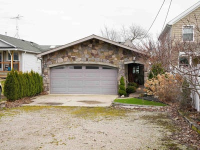 /international/us/5403-pointe-drive-east-china-mi-110089847311/