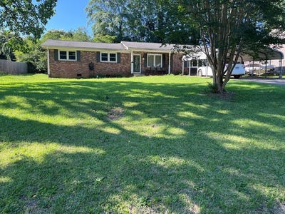 /international/us/424-sherwood-dr-seneca-sc-110108441396/