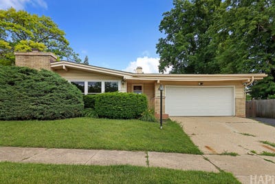 /international/us/2400-hyde-park-avenue-waukegan-il-110108966523/