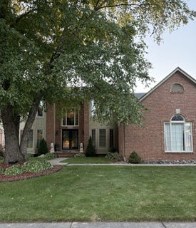 /international/us/46793-springwood-drive-macomb-mi-110110306165/