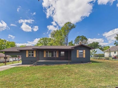 /international/us/932-s-bryant-street-mountain-home-ar-110120450056/
